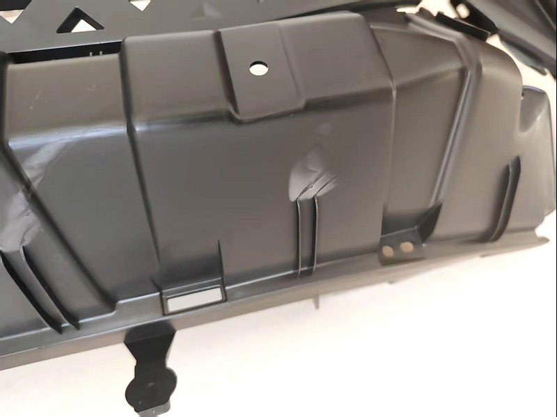 نقاط التثبيت ومسارات السريان - فهي تحدد منحنى ضغط الحقن